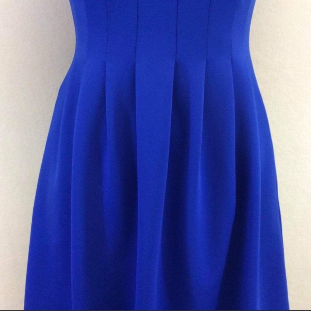 Dress - Picture 5 of 12